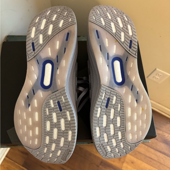 Adidas Ultraboost 5 (11.5 M) - Picture 6 of 6